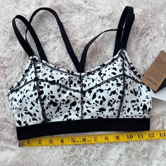 Athleta Black & White Pattern Strappy Stealth Sports Bra NWT Size XS - Picture 10 of 11